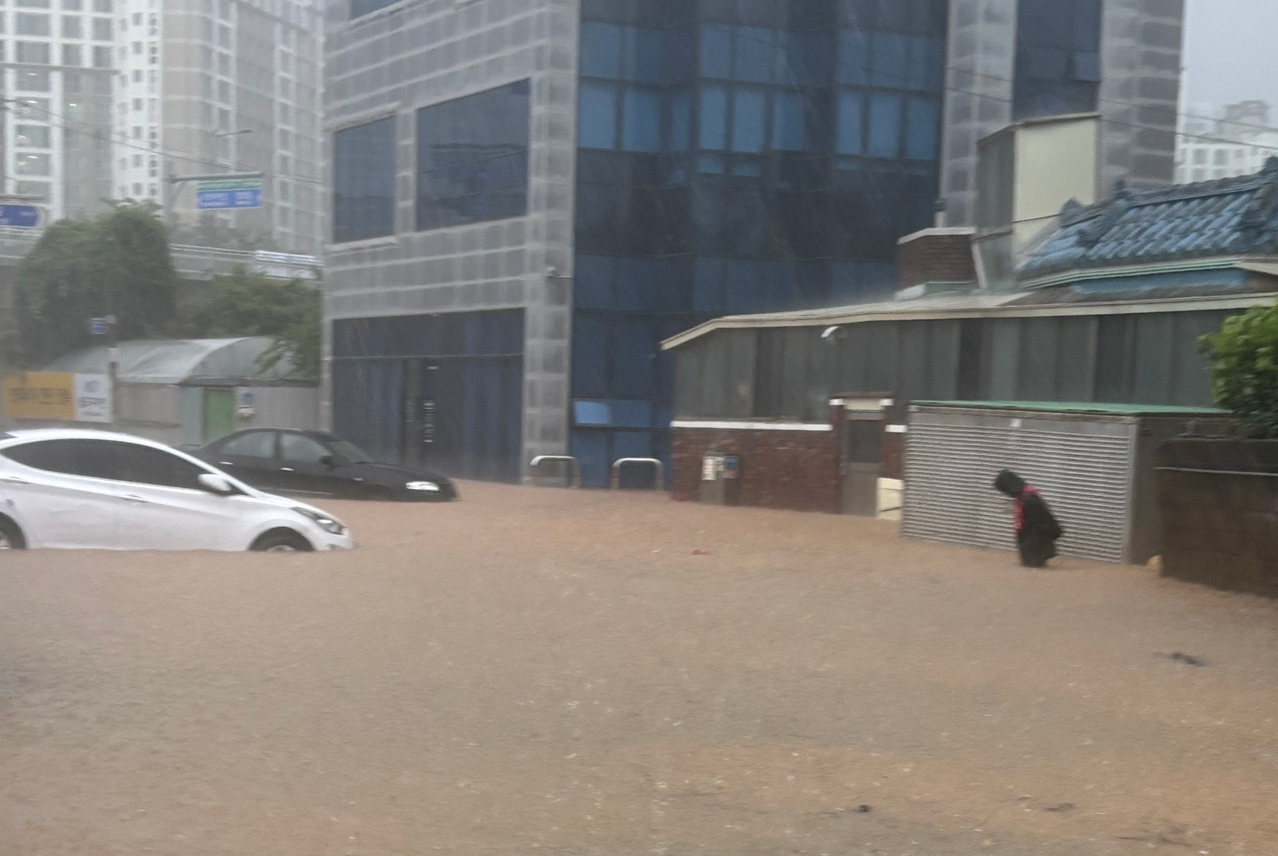 311㎜ 극한호우로 주민대피령, 광주 남구 폭우 피해 긴급 모금