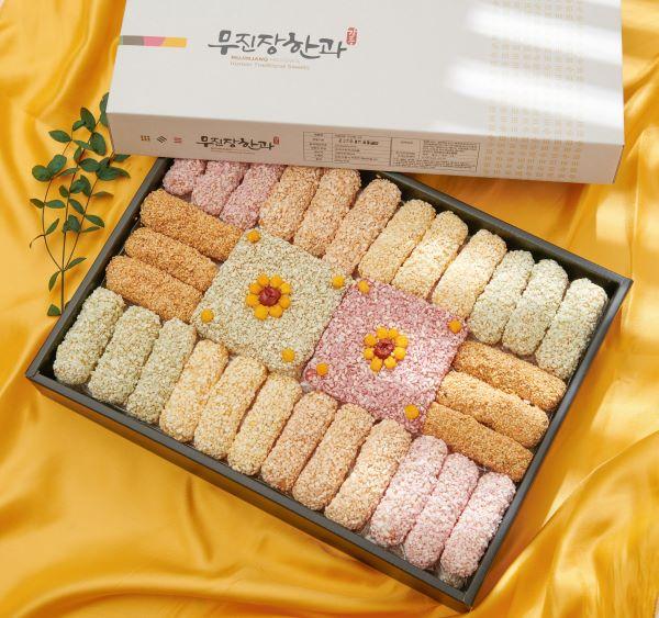 무진장 한과 선물세트 3호 800g(1단 흰색유과+2단 모듬한과+노랑보자기)