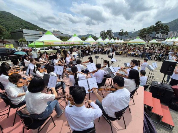 인제 '희망의 심포니', 새 악기로 주민의 음악을 이어갑니다